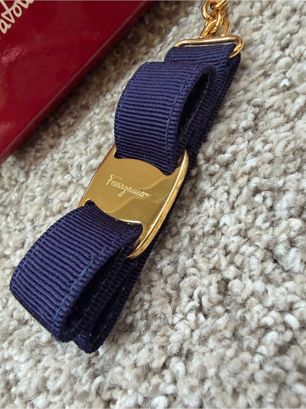 Salvatore Ferragamo Vara Bow Ribbon Keychain – Navy Grosgrain & Gold Tone - Picture 4 of 7